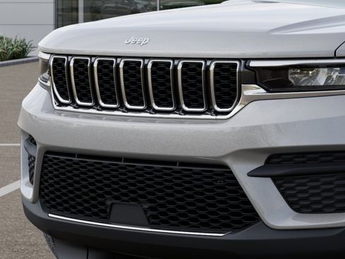 New 2025 Jeep Grand Cherokee Laredo image 47