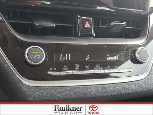 Used 2025 Toyota Corolla LE FWD image 14