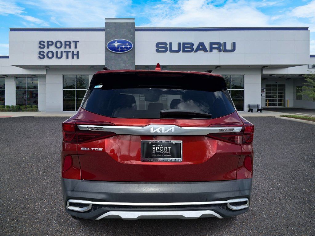 Used 2023 Kia Seltos S w/ Navigation Package FWD image 5