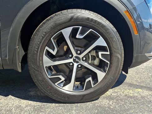 Used 2023 Kia Sportage EX AWD/4WD image 8
