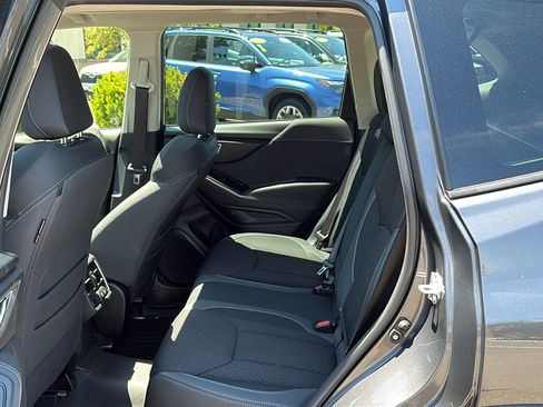 Used 2023 Subaru Forester Premium AWD/4WD image 22