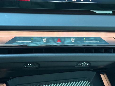 Used 2025 BMW X3 xDrive30i w/ Premium Package image 27