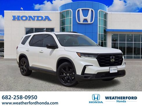 Used 2025 Honda Pilot Black Edition image 1