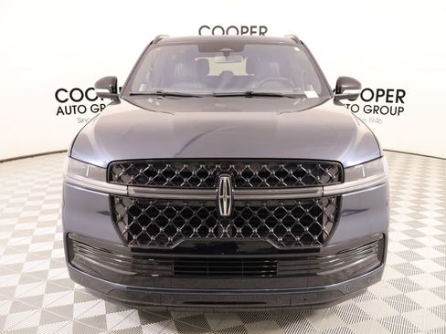 New 2025 Lincoln Navigator Reserve w/ Jet Appearance Package AWD/4WD image 9