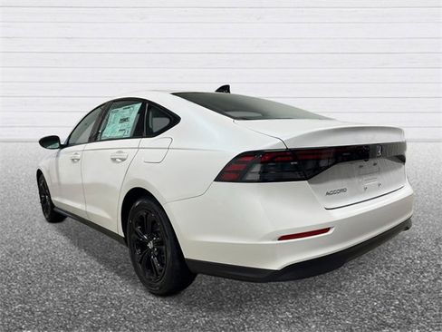 New 2025 Honda Accord SE image 3