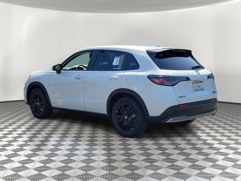 Certified 2027 Honda HR-V Sport image 4