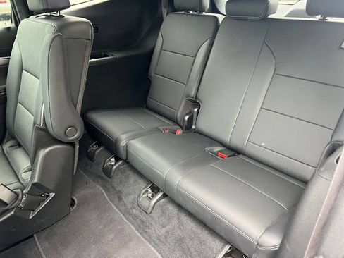 Used 2025 Buick Enclave Preferred AWD/4WD image 18