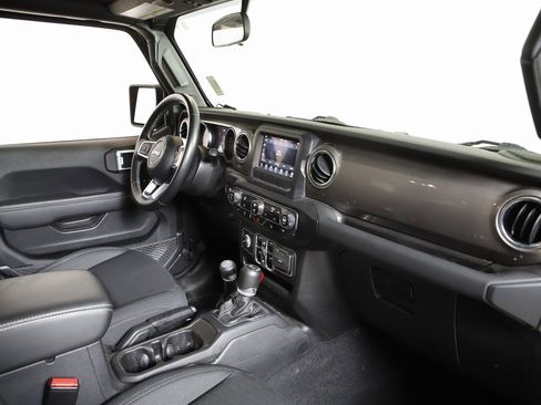 Used 2021 Jeep Wrangler Unlimited Sahara image 9