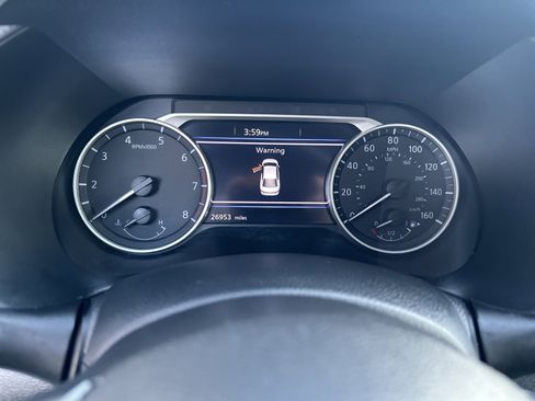 Used 2025 Nissan Sentra SV image 10