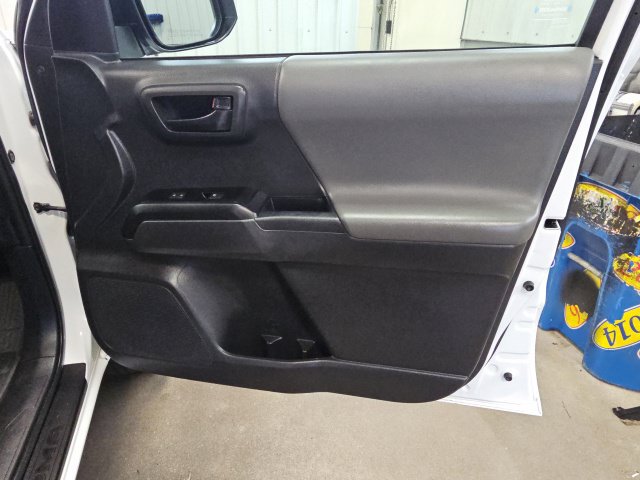 Certified 2023 Toyota Tacoma SR AWD/4WD image 33