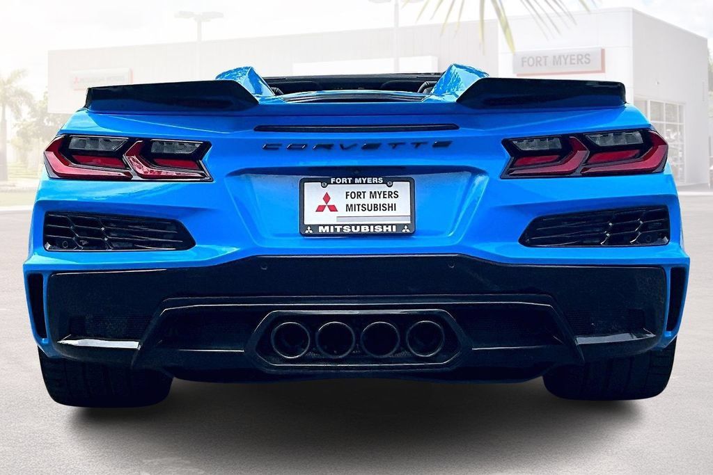 Used 2024 Chevrolet Corvette Z06 RWD image 12