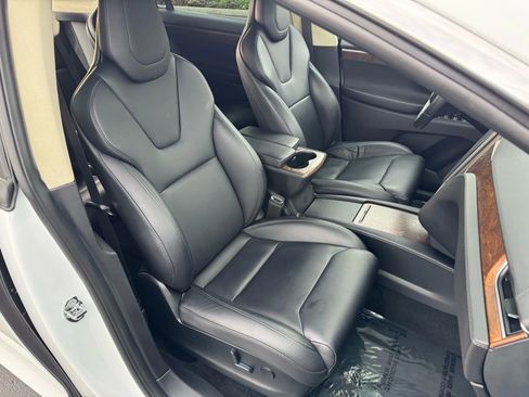 Used 2018 Tesla Model X 75D image 26