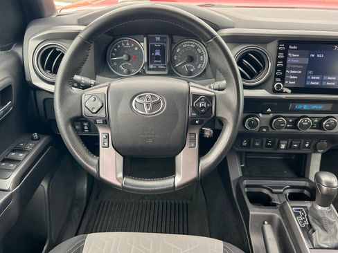 Used 2022 Toyota Tacoma TRD Off-Road image 14