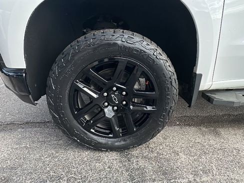 Used 2022 Chevrolet Silverado 1500 LT Trail Boss w/ Convenience Package II image 9