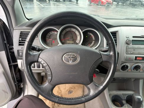 Used 2011 Toyota Tacoma 4x4 Double Cab w/ SR5 Pkg #2 image 14