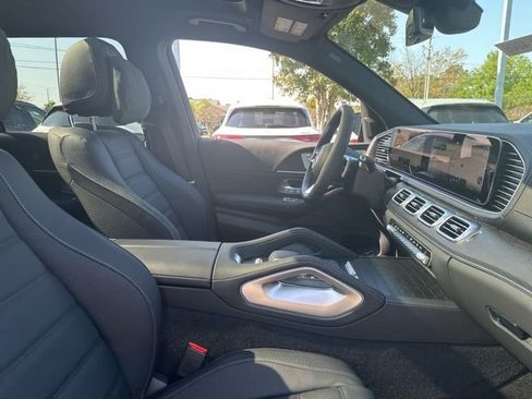 New 2026 Mercedes-Benz GLS 450 4MATIC image 35