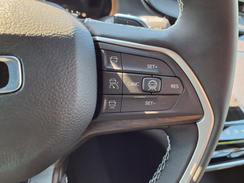 New 2026 Jeep Grand Cherokee Altitude AWD/4WD image 15