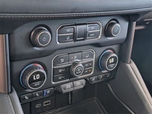 Used 2024 Chevrolet Tahoe High Country image 23