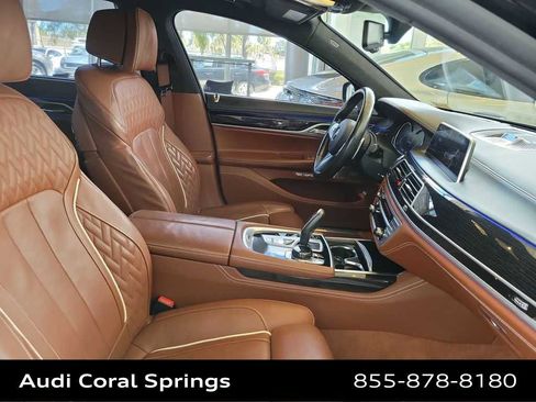 Used 2018 BMW M760i xDrive image 14