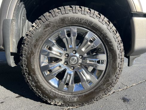 Used 2018 Nissan Titan Platinum Reserve image 13