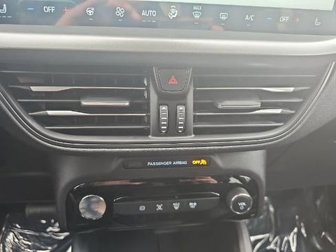 New 2025 Ford Escape SE image 17