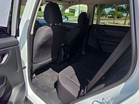 Used 2024 Nissan Rogue S AWD/4WD image 16