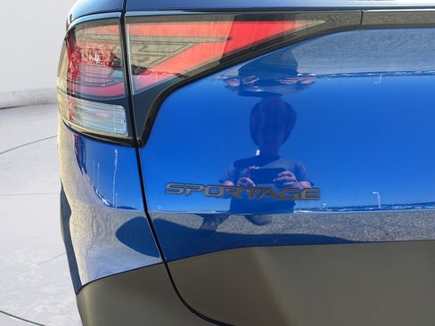 Certified 2025 Kia Sportage X-Line w/ Premium Package AWD/4WD image 39