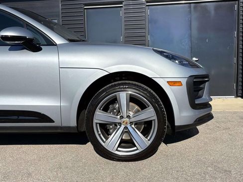 Certified 2025 Porsche Macan image 14