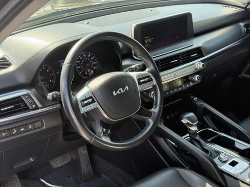 Used 2022 Kia Telluride S image 12