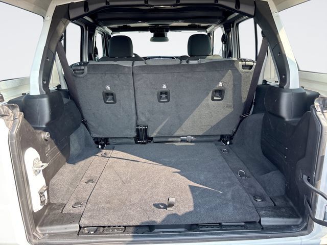 Used 2025 Jeep Wrangler Unlimited Rubicon AWD/4WD image 23
