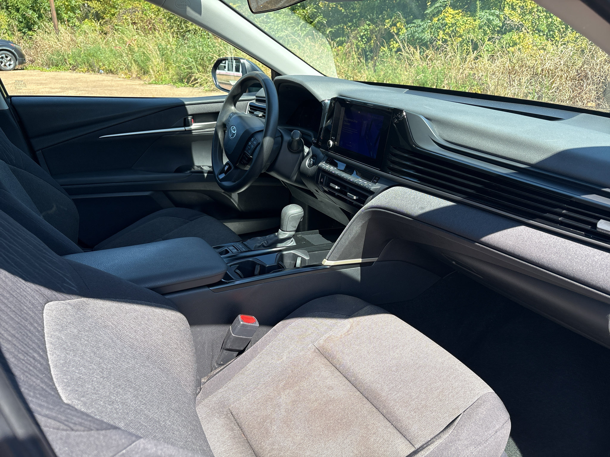 Used 2025 Toyota Camry LE FWD image 10