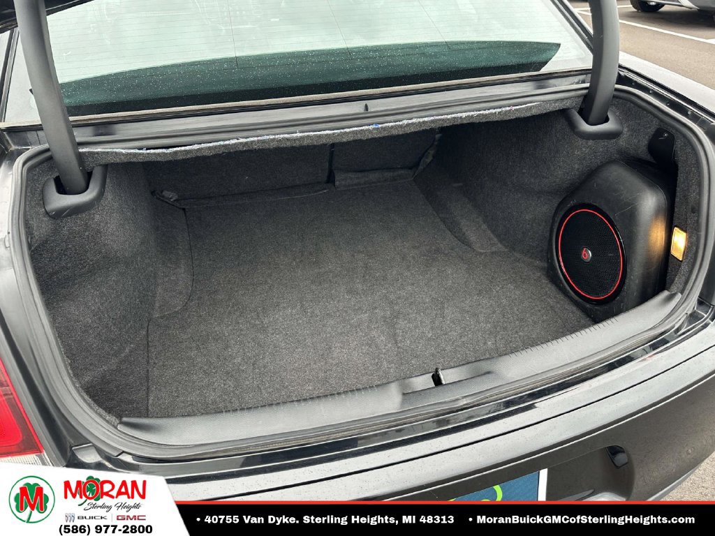 Used 2017 Chrysler 300 S RWD image 10