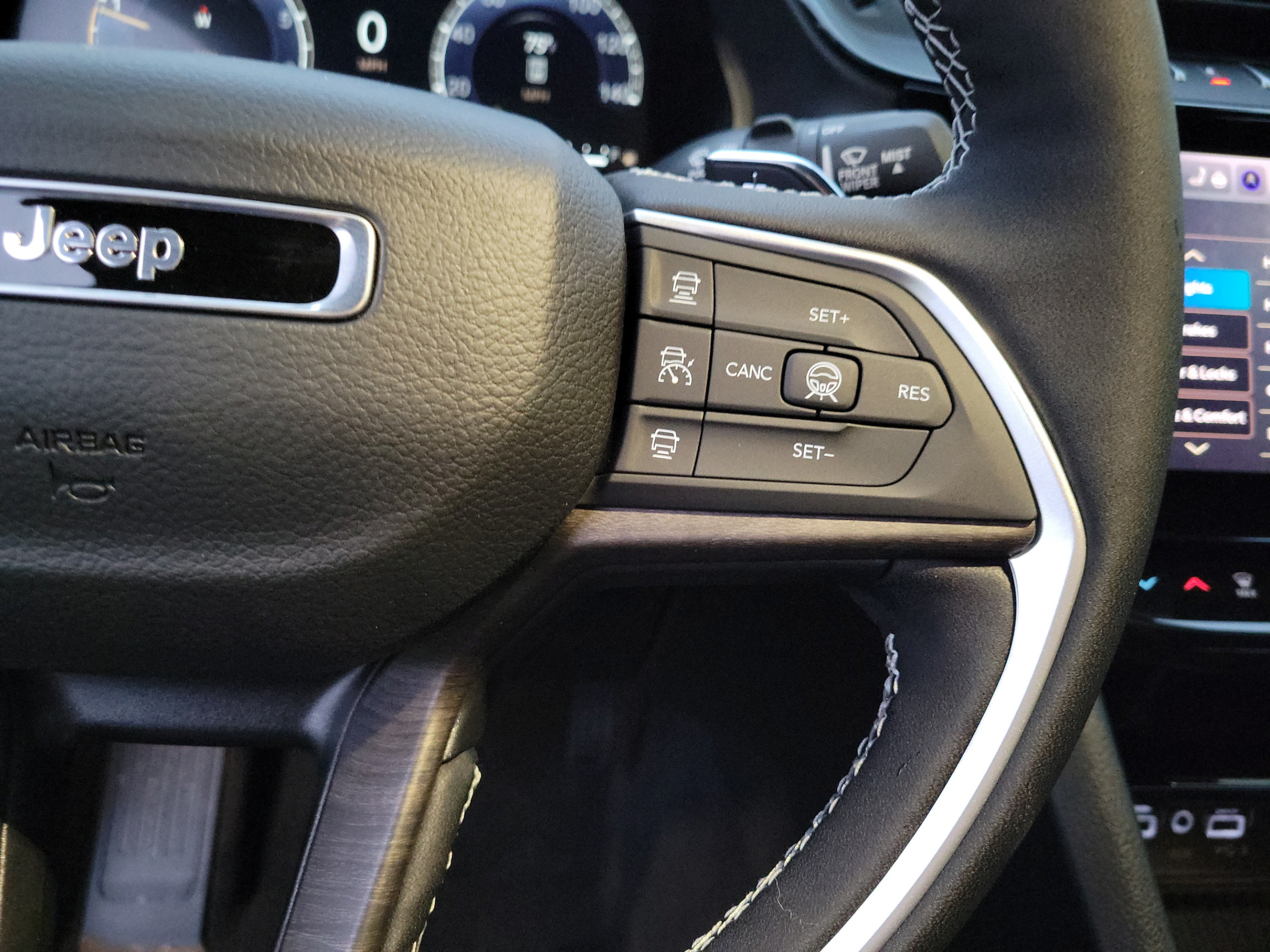 New 2027 Jeep Grand Cherokee Altitude RWD image 23