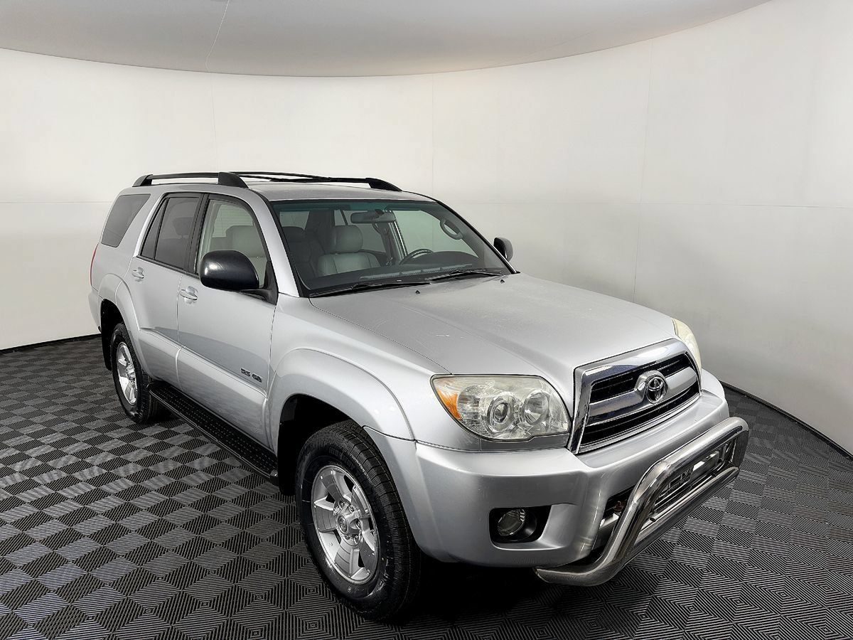 Used 2007 Toyota 4Runner SR5 AWD/4WD image 5