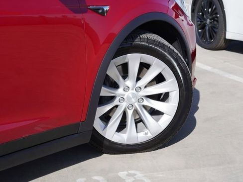 Used 2019 Tesla Model X Long Range image 7