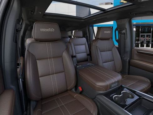 New 2026 Chevrolet Suburban High Country w/ Sun And Tow Package AWD/4WD image 16