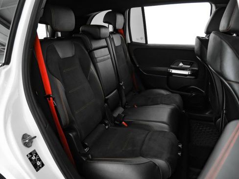 Used 2021 Mercedes-Benz GLB 35 AMG 4MATIC image 32
