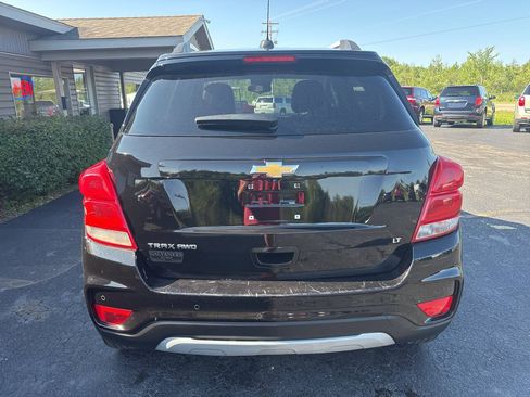 Used 2020 Chevrolet Trax LT w/ Sun & Sound Package AWD/4WD image 5