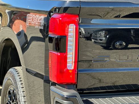 New 2026 Ford F250 Lariat w/ Black Appearance Package image 33