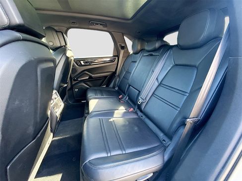 Used 2019 Porsche Cayenne S w/ Premium Plus Package image 27