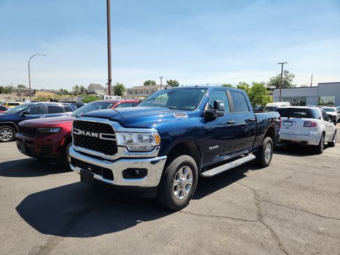 Used 2024 RAM 2500 Big Horn w/ Level 2 Equipment Group AWD/4WD image 4