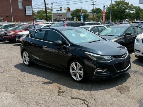 Used 2017 Chevrolet Cruze Premier FWD image 3
