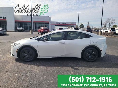 Used 2024 Toyota Prius Prime SE image 8