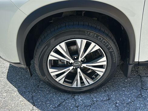 Used 2023 Nissan Rogue SV AWD/4WD image 8