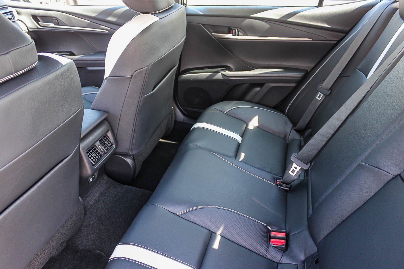 New 2026 Toyota Camry SE FWD image 20