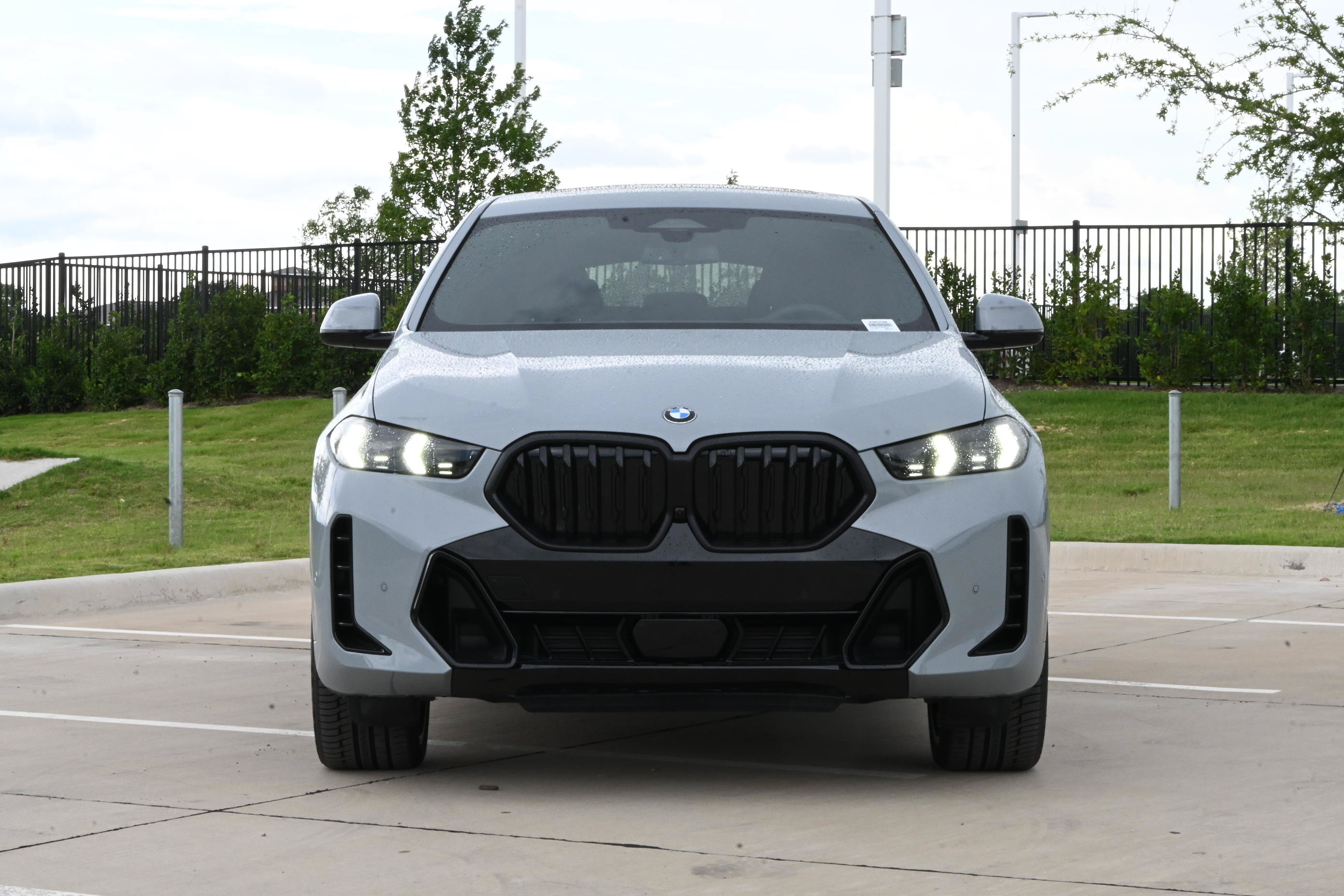 New 2027 BMW X6 xDrive40i w/ Climate Comfort Package AWD/4WD image 2