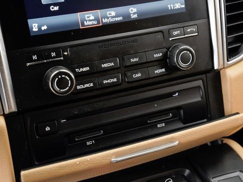 Used 2017 Porsche Macan image 18