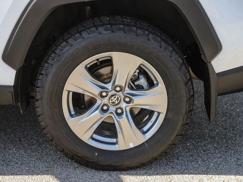 Used 2023 Toyota RAV4 XLE w/ Convenience Package image 10