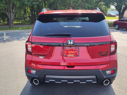 Certified 2025 Honda Passport TrailSport image 3