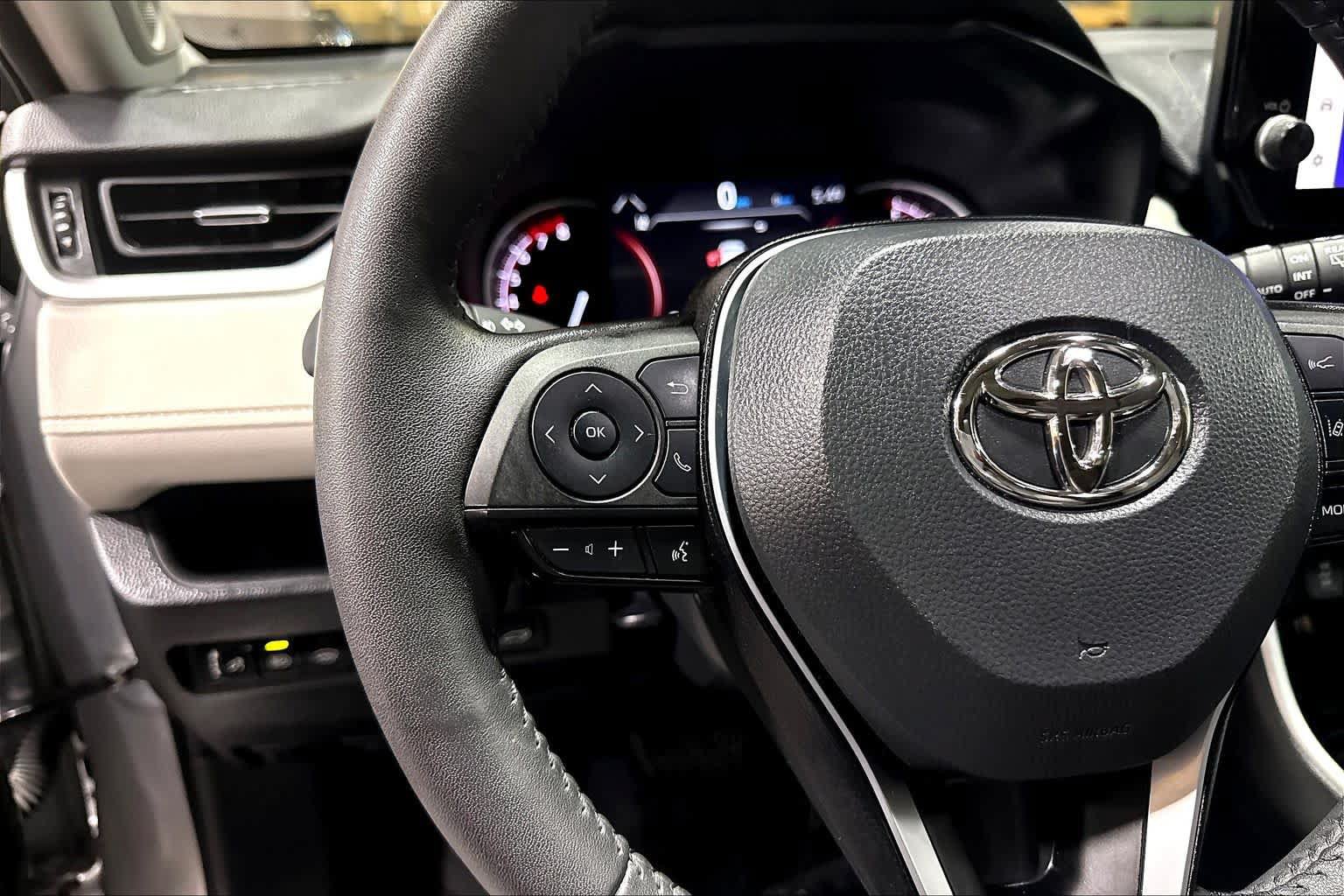 Used 2023 Toyota RAV4 XLE Premium AWD/4WD image 24